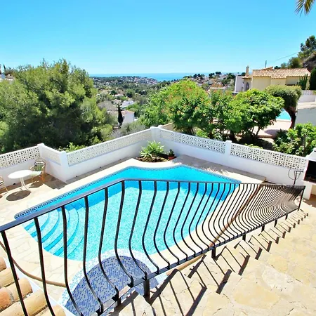 Villa Linda - Modern With Splendid Views In