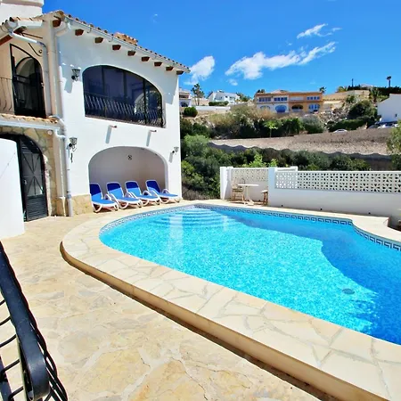 Villa Linda - Modern With Splendid Views In