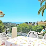 Linda - Modern With Splendid Views In