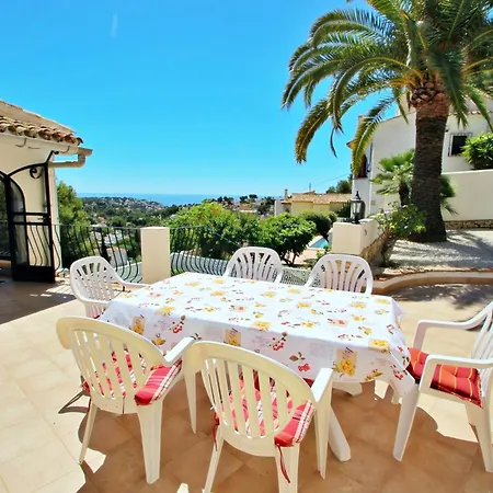 Linda - Modern With Splendid Views In