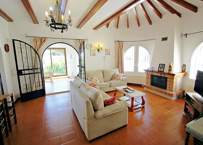 Linda - Modern With Splendid Views In *