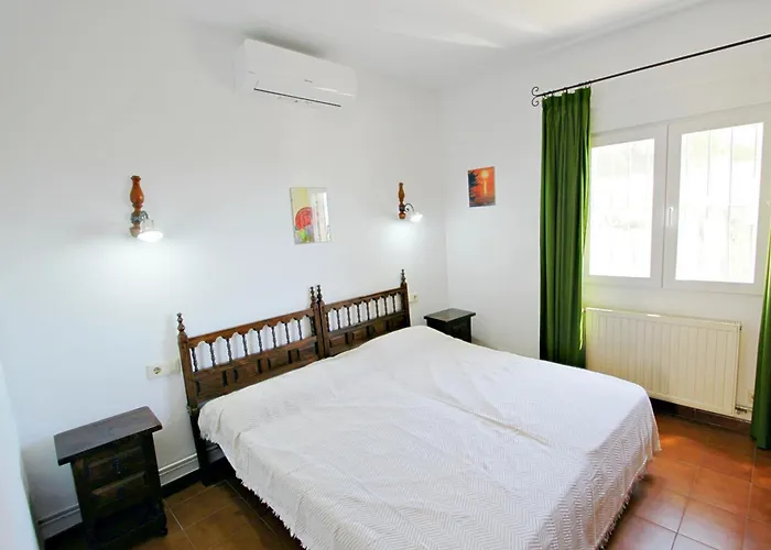 Linda - Modern With Splendid Views In * 베니싸