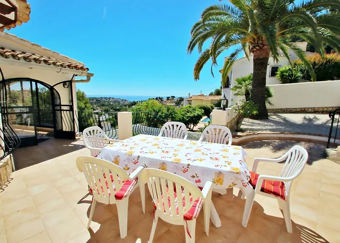 Linda - Modern With Splendid Views In